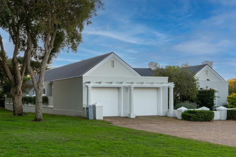 To Let 4 Bedroom Property for Rent in Steenberg Estate Western Cape